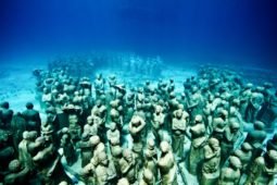 Museu subaquático | Arte e conservação marinha com esculturas submersas